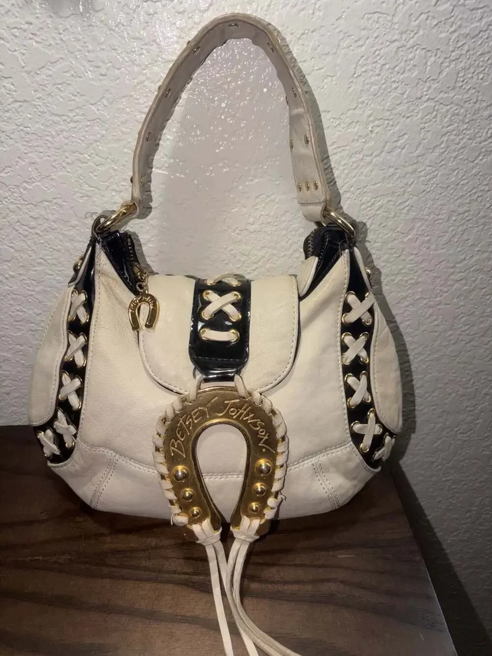 Betsey Johnson Y2K Rare White Horseshoe Bag